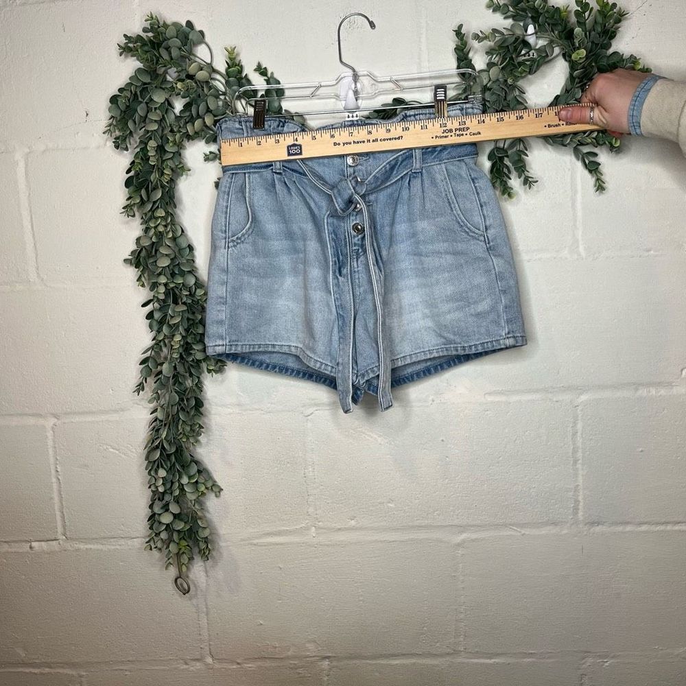 American Eagle Outfitters Light Wash Paperbag Waist Jean Shorts - Picture 7 of 11